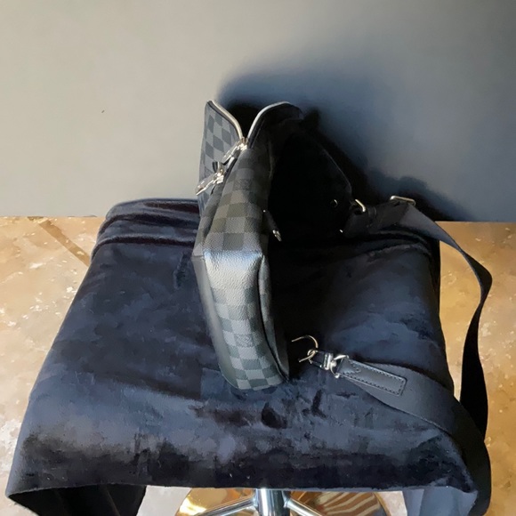 Damier Louis Vuitton sling pack new with tags - Picture 2 of 7